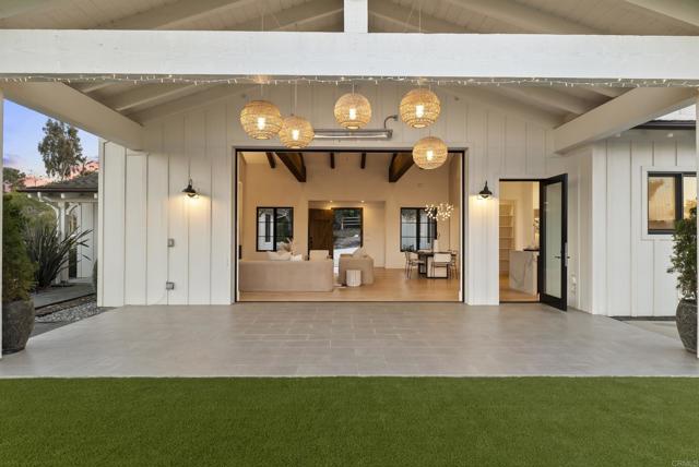 5508 Avenida Maravillas, Rancho Santa Fe CA: https://media.crmls.org/mediaz/85d6cd74-27f4-4112-be52-28b76ecda72a.jpg