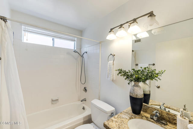 1569 Burning Tree Drive, Thousand Oaks CA: https://media.crmls.org/mediaz/85d70fad-3fbc-4b63-8abd-e44cffde5d25.jpg