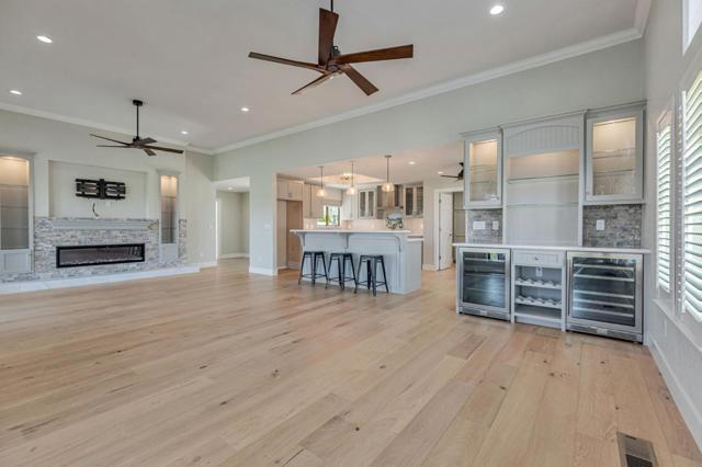 700 Duffin Drive, Hollister CA: https://media.crmls.org/mediaz/85d77af3-39ac-487b-ad56-5682a121dd26.jpg