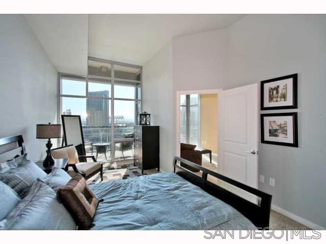 253 10Th Ave, San Diego CA: https://media.crmls.org/mediaz/85d80471-1e41-4285-8321-606959a29811.jpg