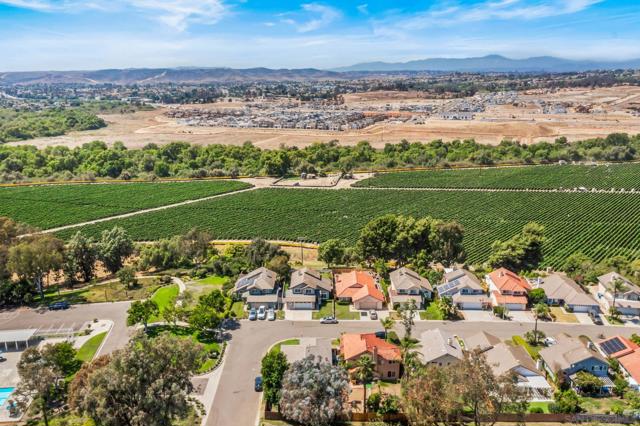 5341 Gooseberry Way, Oceanside CA: https://media.crmls.org/mediaz/85d826d6-7729-49a8-b197-765945d20f37.jpg