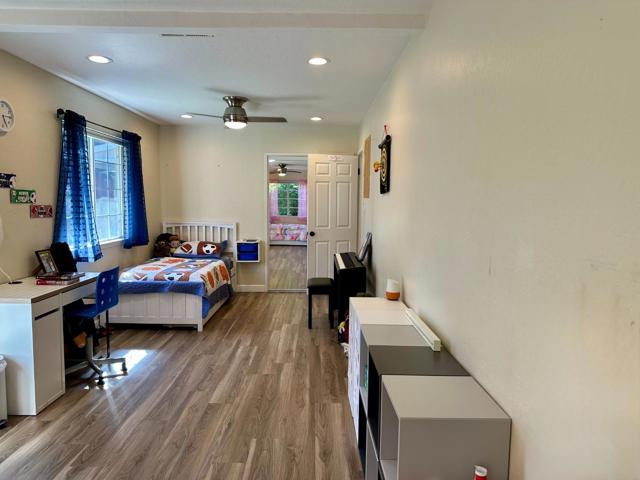 135 Green Hill Way, Los Gatos CA: https://media.crmls.org/mediaz/85d8ae01-7adb-4108-9d9a-2ffbc8075d7e.jpg