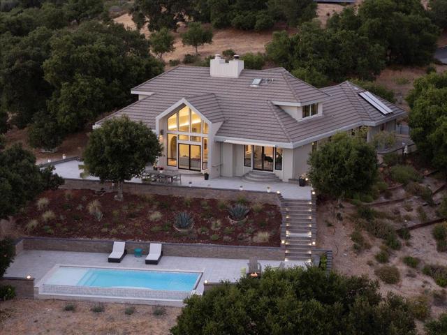 31499 Via Las Rosas, Carmel Valley CA: https://media.crmls.org/mediaz/85d8d775-bb67-43ca-a341-3d67bf211370.jpg