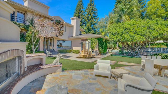 4478 Deer Ridge Road, Danville CA: https://media.crmls.org/mediaz/85d92d64-c1d7-4ac5-b983-06f94af211f4.jpg