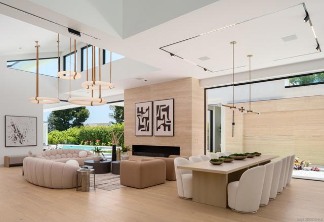 6283 La Jolla Scenic Drive S, San Diego CA: https://media.crmls.org/mediaz/85d95572-ac09-4aca-850c-679d886b4e41.jpg