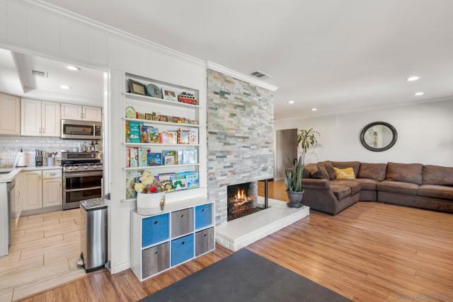 127 Warner Street, Oceanside CA: https://media.crmls.org/mediaz/85d99a9f-5b56-4d85-ae25-a720c7820eae.jpg