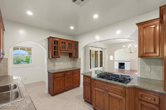 Detail Gallery Image 12 of 27 For 1747 Oakwood St, Pasadena,  CA 91104 - 3 Beds | 2 Baths