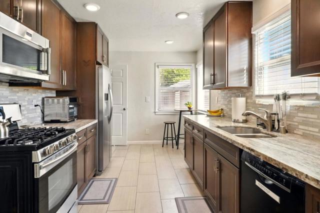 640 17th Avenue, Santa Cruz CA: https://media.crmls.org/mediaz/85da4a21-0656-4b30-95a0-ebfaea0a5649.jpg