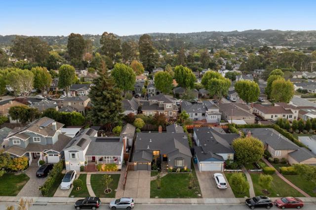 1549 Eastmoor Road, Burlingame CA: https://media.crmls.org/mediaz/85da7ab3-065e-41b8-b06a-9548a3a8e99f.jpg