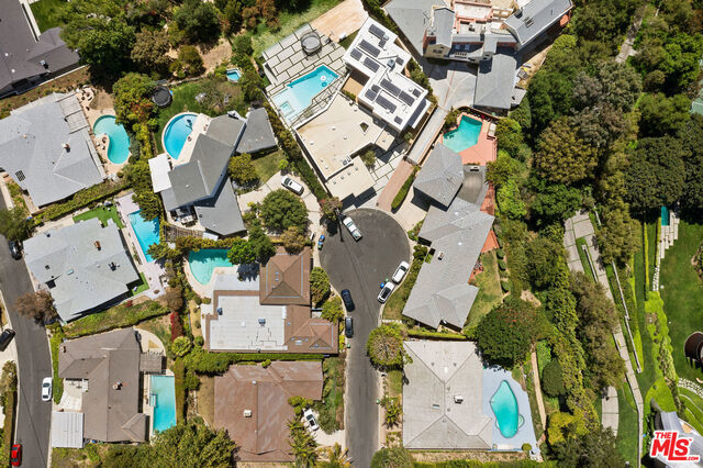 Image 33 of 39 For 821 Glenmere Way