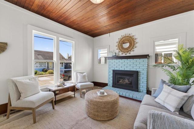 222 2nd Avenue, Santa Cruz CA: https://media.crmls.org/mediaz/85dbdf47-b11e-4831-a679-a673e0198b43.jpg