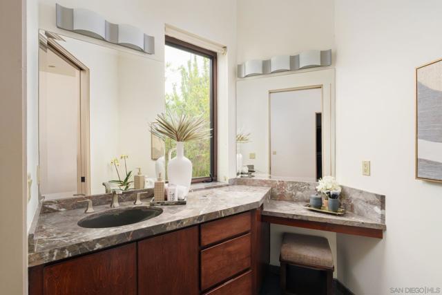 779 Barbara Ave, Solana Beach CA: https://media.crmls.org/mediaz/85dbfbfe-4ae3-45c2-8ba4-db6696f3c866.jpg