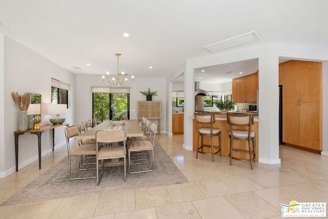 290 W Lilliana Drive, Palm Springs CA: https://media.crmls.org/mediaz/85dc2379-67e2-4589-9508-028df22b6042.jpg