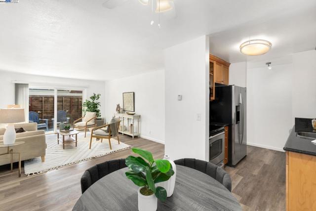 4081 Clayton Rd, Concord CA: https://media.crmls.org/mediaz/85dc2383-9bd8-4f23-82ea-006766d591cb.jpg