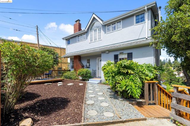 Image 2 of 50 For 828 Everett Ave.