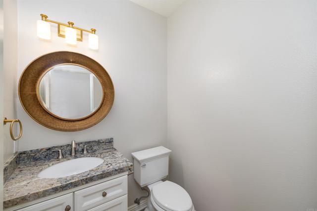 Detail Gallery Image 12 of 34 For 9753 W Canyon #4,  San Diego,  CA 92123 - 3 Beds | 2/1 Baths