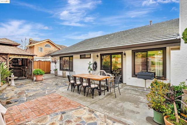 790 Britannia Dr., Vallejo CA: https://media.crmls.org/mediaz/85dda191-7477-45b1-80e1-ad373e5d9a87.jpg