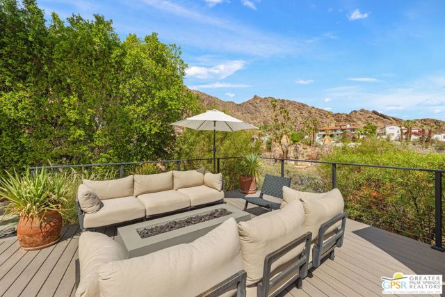 370 W Crestview Drive, Palm Springs, CA 92264