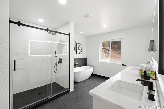 13764 Jamul DR, Jamul CA: https://media.crmls.org/mediaz/85ddd8a4-512a-411f-a9d8-9331fc456aa1.jpg