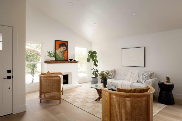 Detail Gallery Image 3 of 39 For 324 Avenida De Las Rosas, Encinitas,  CA 92024 - 4 Beds | 2/1 Baths