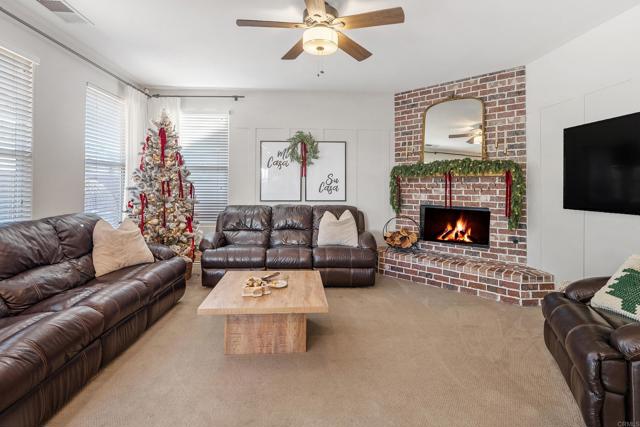 Detail Gallery Image 25 of 75 For 561 Chesterfield Cir, San Marcos,  CA 92069 - 4 Beds | 3 Baths