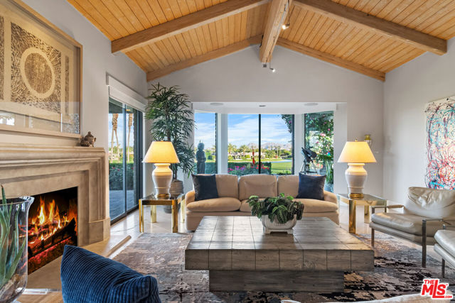 4 Trinity Court, Rancho Mirage CA: https://media.crmls.org/mediaz/85df4848-f6ec-4163-ac55-d035912fdcbd.jpg