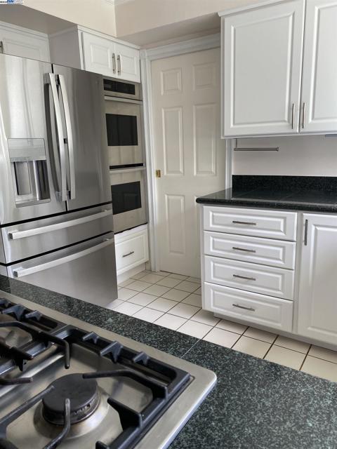 5186 Greenmeadow Dr, Concord CA: https://media.crmls.org/mediaz/85dfd860-ecd6-4ed4-ba30-9320a6d86b65.jpg