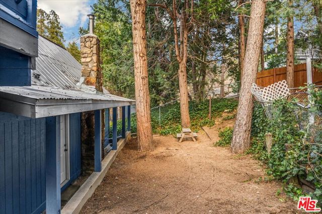 23899 Pioneer Camp Road, Crestline CA: https://media.crmls.org/mediaz/85e0291b-8ec7-418b-be1e-d698e5c3c076.jpg