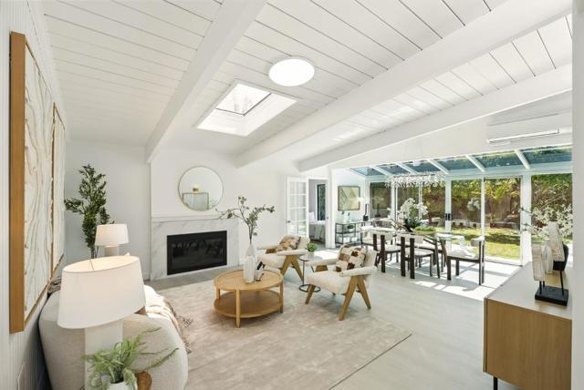 747 De Soto Drive, Palo Alto CA: https://media.crmls.org/mediaz/85e05928-3c67-4e05-86f2-c5e7f809ce1f.jpg