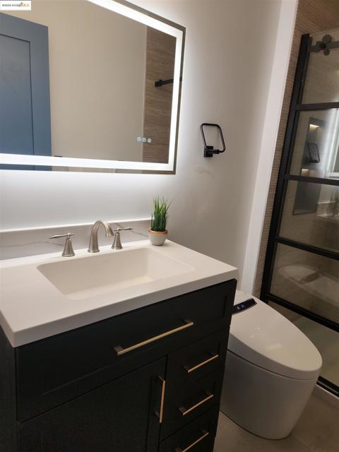 15373 Inverness St, San Leandro CA: https://media.crmls.org/mediaz/85e0e2ea-e6b5-441a-a6bd-39dc220fab8c.jpg