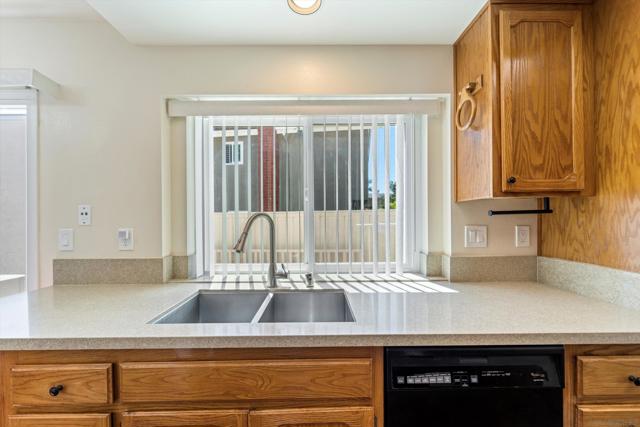 2708 MEDFORD CT, Carlsbad CA: https://media.crmls.org/mediaz/85e163b0-7fda-450f-9672-716654794fcb.jpg