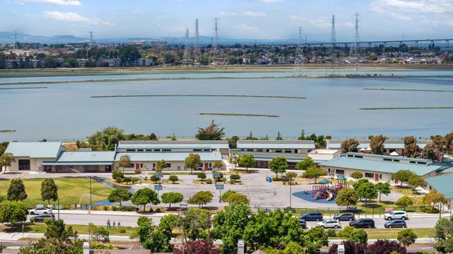 201 Keech Drive,  CA: https://media.crmls.org/mediaz/85e243d6-9324-401f-aca3-f2d44f91855a.jpg