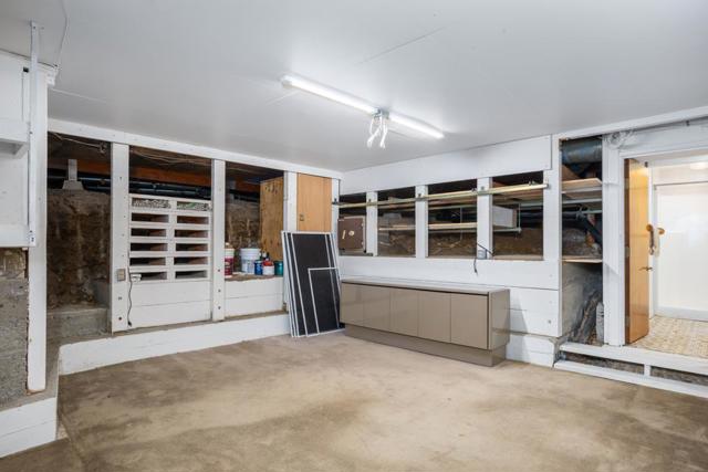 40 Alameda De Las Pulgas, Redwood City CA: https://media.crmls.org/mediaz/85e25b74-9614-4dc9-a3c9-336dfd4ba2a8.jpg