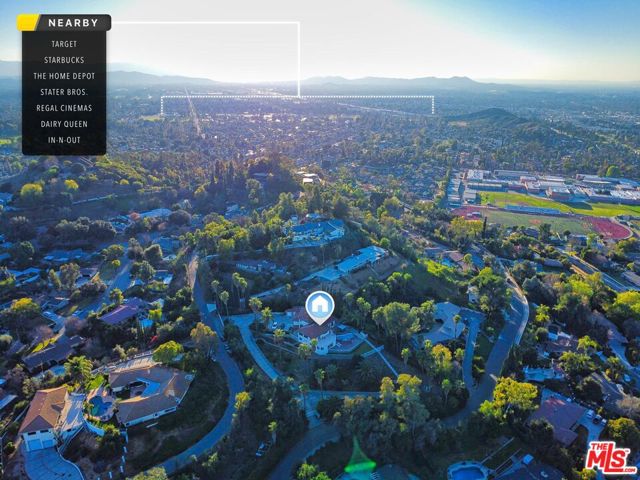 2357 Knob Hill Drive, Riverside CA: https://media.crmls.org/mediaz/85e26d27-5fdb-4061-977f-5e81352c8ac2.jpg