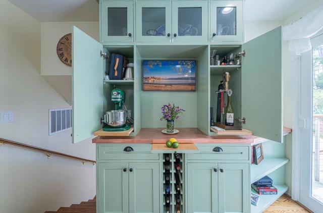 24 Pinehill Way, Monterey CA: https://media.crmls.org/mediaz/85e3bb58-1614-49af-9382-e19cfef2dedf.jpg