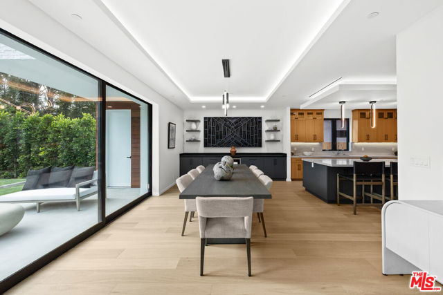 2631 Castle Heights Place, Los Angeles CA: https://media.crmls.org/mediaz/85e3dca1-43f0-4b56-979b-03062f1e9de1.jpg