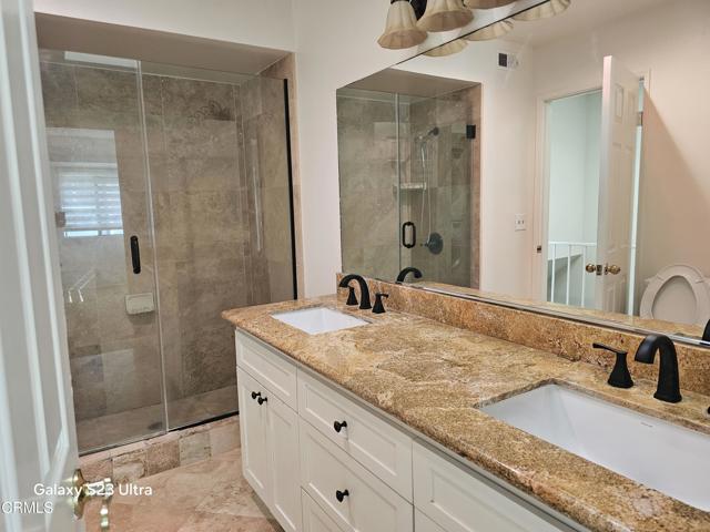 3075 Foothill Boulevard, La Crescenta CA: https://media.crmls.org/mediaz/85e52529-6748-431b-943d-f4cfd119036f.jpg