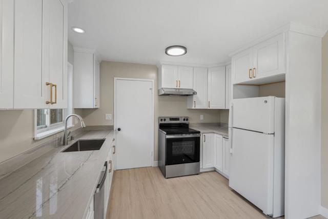 620624 Mcclellan Avenue, Monterey CA: https://media.crmls.org/mediaz/85e5b213-4ec3-402d-a983-3b009a1728a7.jpg