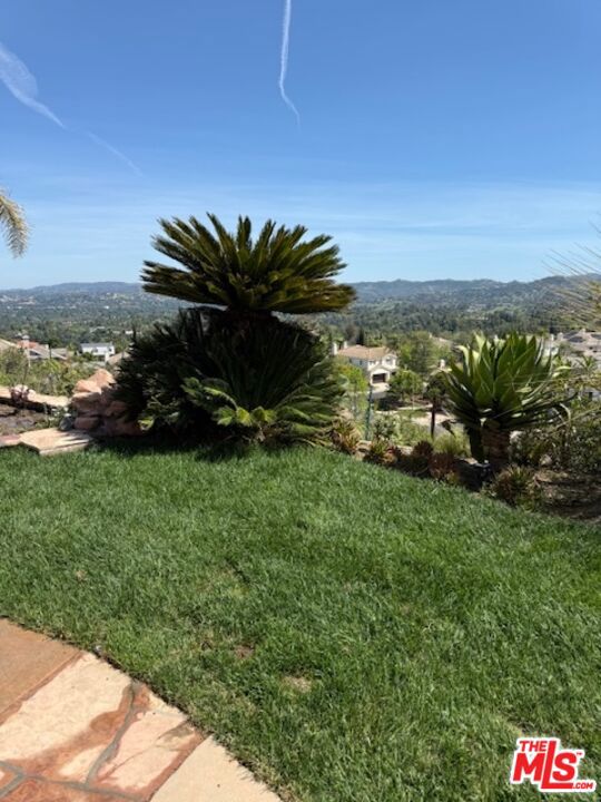 24942 Vista Verenda, Woodland Hills CA: https://media.crmls.org/mediaz/85e692d4-7744-4821-97d2-ab39109fbbda.jpg