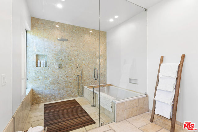 1876 Lookout Road, Malibu CA: https://media.crmls.org/mediaz/85e765fb-a9d3-4819-9dce-1d2a80bd1c0a.jpg
