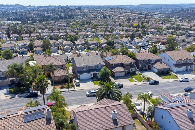 858 Via Barquero, San Marcos CA: https://media.crmls.org/mediaz/85e76df5-511c-4984-a172-4449abb01acc.jpg