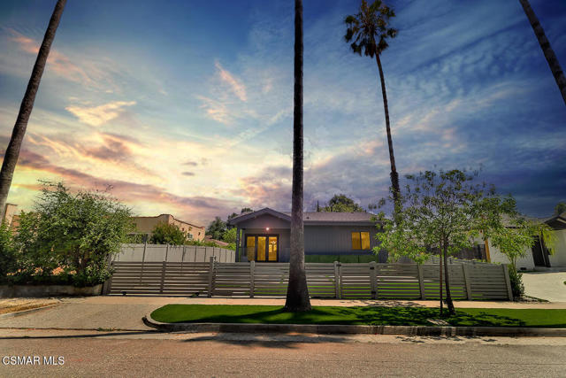 514 W Washington Boulevard, Pasadena CA: https://media.crmls.org/mediaz/85e7fe8b-e05f-4272-a1d1-04450b79c9d5.jpg
