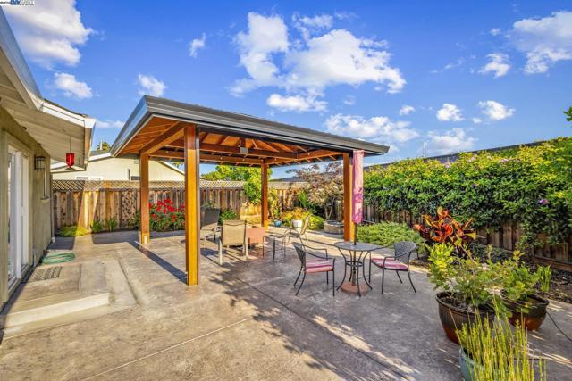 5706 Willkie Pl, Fremont CA: https://media.crmls.org/mediaz/85e80648-4040-4f90-91d0-c9e05cc9767e.jpg
