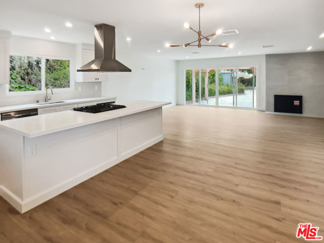 6820 Abbottswood Drive, Rancho Palos Verdes CA: https://media.crmls.org/mediaz/85e825fe-e414-4b5a-9aad-c94005dff6de.jpg