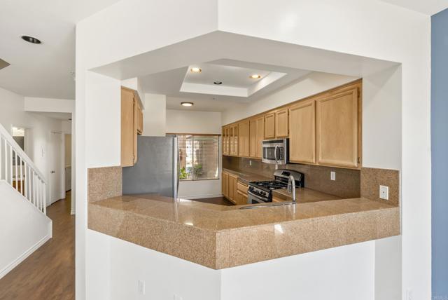 11358 Via Rancho San Diego Unit G, El Cajon CA: https://media.crmls.org/mediaz/85e831f9-4db0-4d86-b49a-c0876d99a9f2.jpg