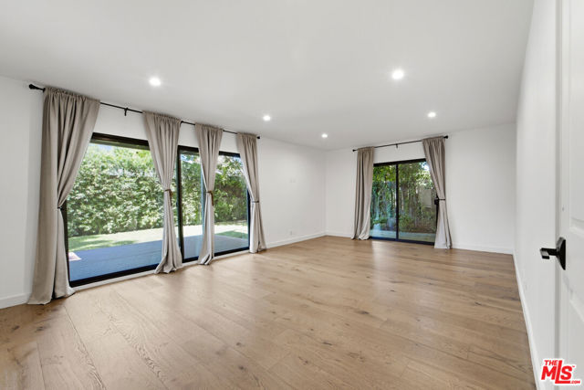 393 Huntley Drive, 1 photo 14