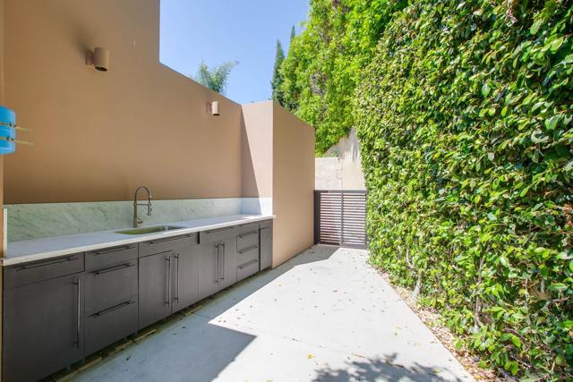 14817 Arroyo Rosita, Rancho Santa Fe CA: https://media.crmls.org/mediaz/85ea5510-c4d4-4574-b2db-529cacb3e501.jpg