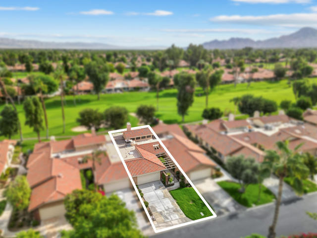 130 Don Miguel Circle, Palm Desert CA: https://media.crmls.org/mediaz/85eab694-a12c-4d65-ac29-720be0aa2628.jpg