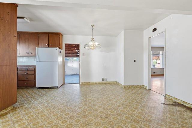 236 S Claremont Avenue, San Jose CA: https://media.crmls.org/mediaz/85eb717f-8937-4843-b510-58897bcdbd76.jpg