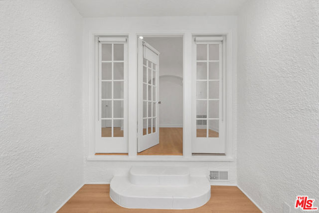 827 23rd Street, Santa Monica CA: https://media.crmls.org/mediaz/85ebc9ec-cb16-4c4b-9a2e-6ba2b3063eec.jpg